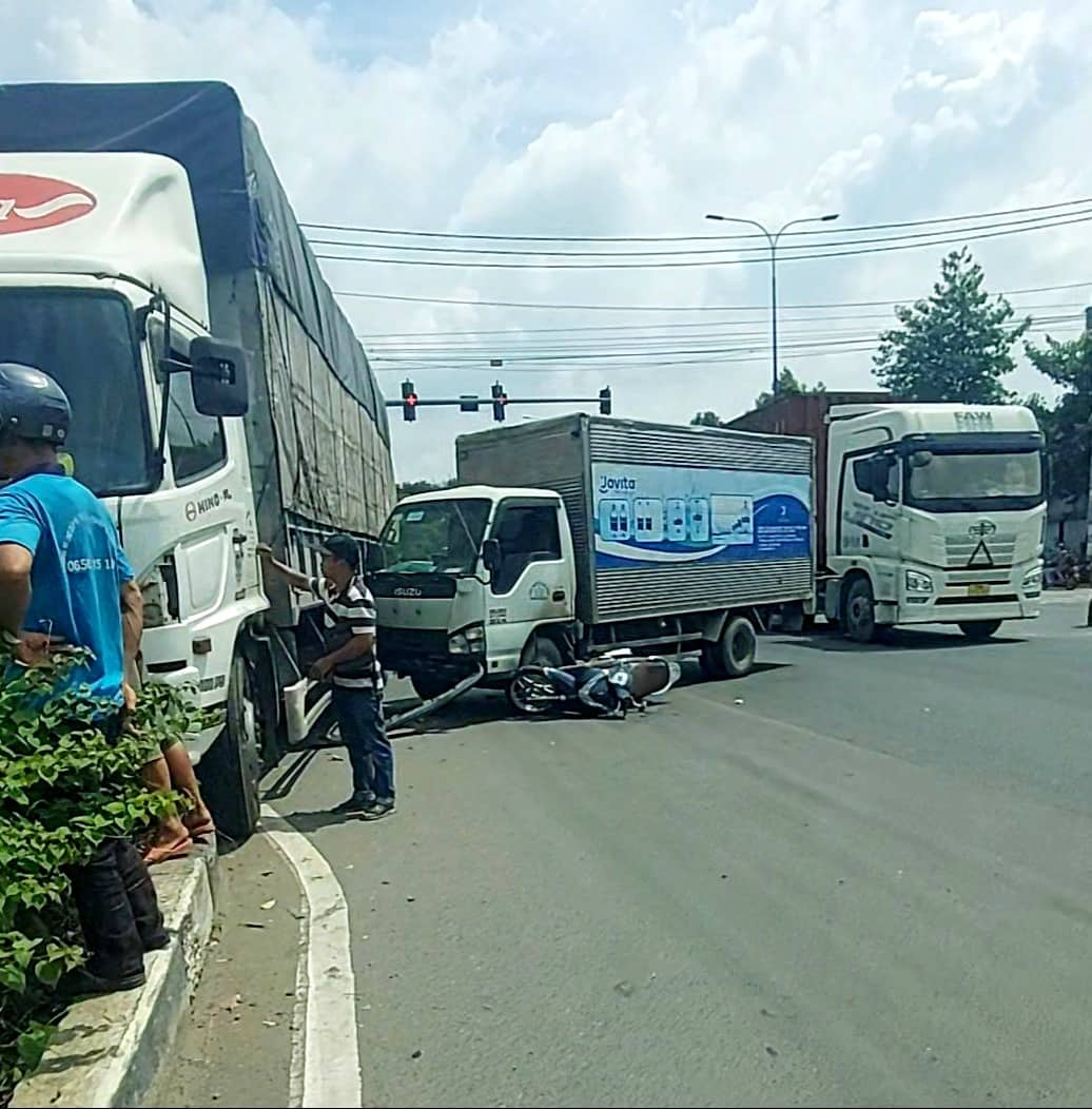 Xe tải gây tai nạn liên hoàn, thai phụ tử vong, con gái cùng 1 người khác thoát chết - Ảnh 1.