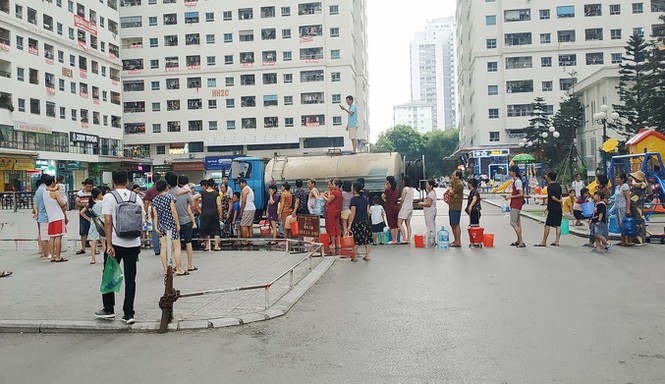 Hà Nội tạm dừng cấp nước sạch sông Đà  - Ảnh 1.