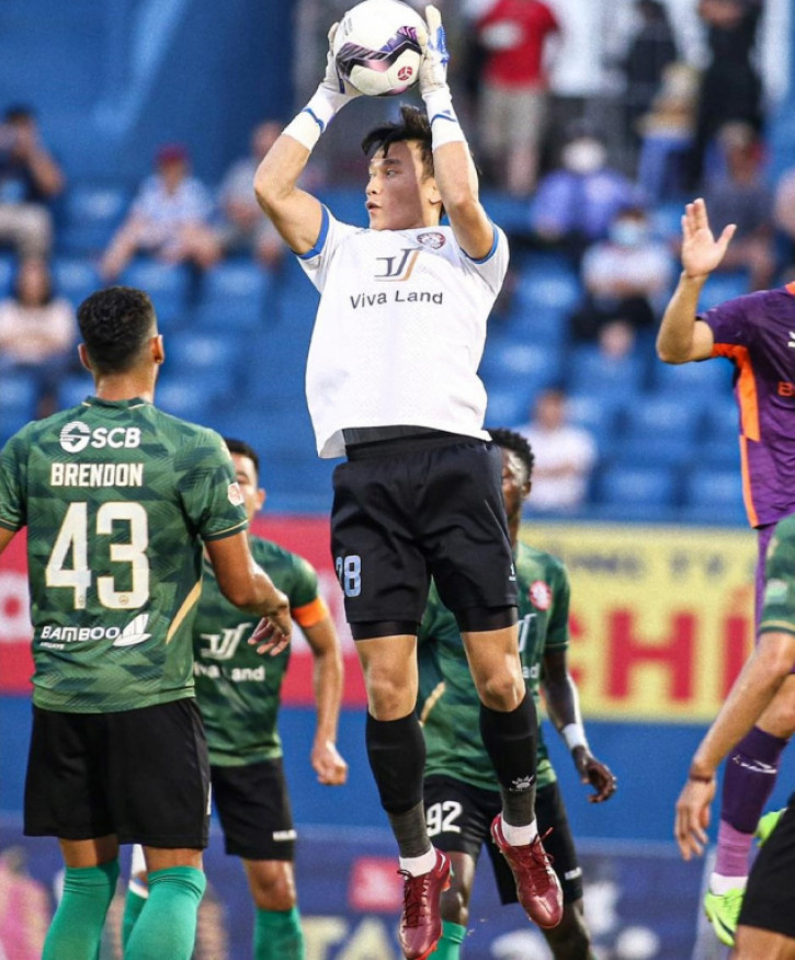 Xuất hiện “phép màu” giúp Bùi Tiến Dũng và CLB TP.HCM trụ hạng V.League? - Ảnh 2.