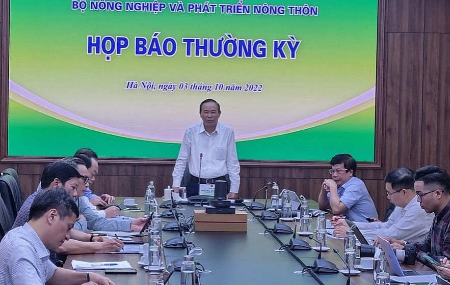 Loại bỏ gần 200 nhà máy sản xuất phân bón, thuốc bảo vệ thực vật - Ảnh 1.