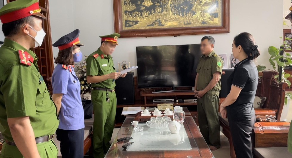 Nghệ An: Khởi tố, bắt chủ tịch xã, giám đốc lập khống hồ sơ xây dựng nhà văn hóa xóm - Ảnh 3.