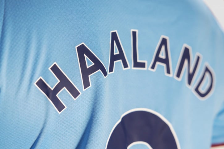 Giật mình với mức lương thực tế của Haaland ở Man City - Ảnh 2.