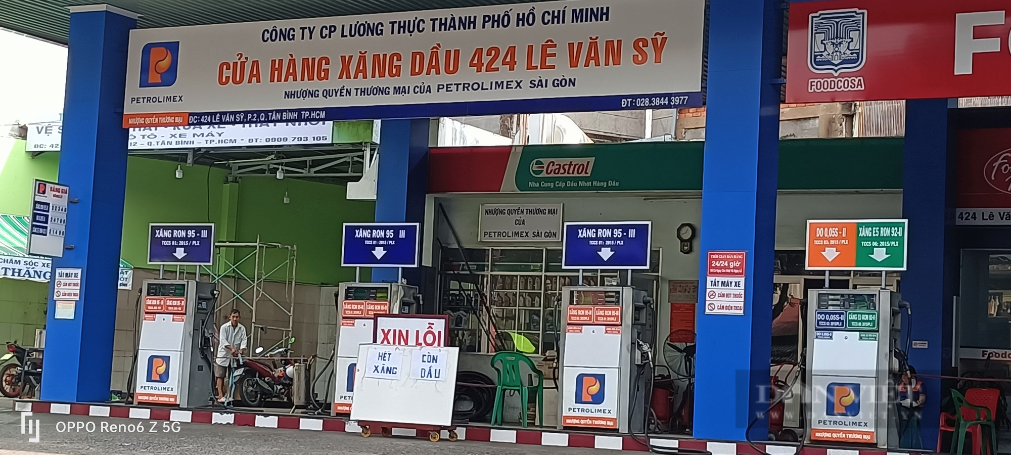 Giá xăng tăng lần thứ ba liên tiếp, vẫn tiếp diễn tình trạng &quot;hết xăng, còn dầu&quot; - Ảnh 1.