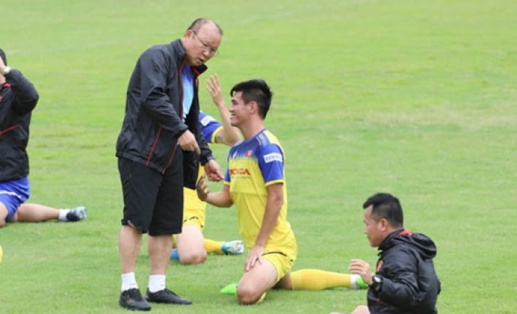 Nguyễn Tiến Linh bị gạch tên khỏi ĐT Việt Nam vì tội... nói nhiều? - Ảnh 2.