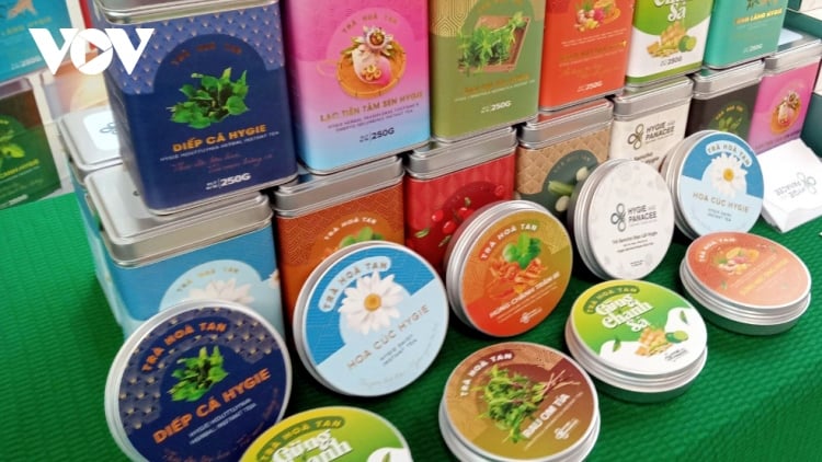 Hàng hóa của dân tộc thiểu số dần có chỗ đứng trong đời sống tiêu dùng - Ảnh 1. Hàng hóa của dân tộc thiểu số dần có chỗ đứng trong đời sống tiêu dùng - Ảnh 1.