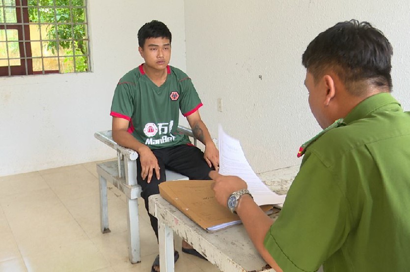 Tiền Giang: Yêu “thiếu nữ” chưa đủ 16 đưa về nhà chung sống bị công an bắt tạm giam - Ảnh 1.