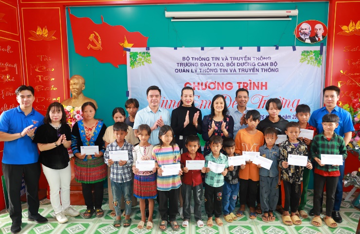 Dự án Phát triển Báo chí Việt Nam tổ chức ra mắt sách năm 2022 - Ảnh 5.