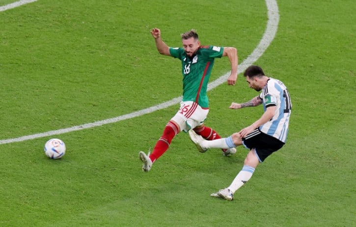 VIDEO: Góc quay không có trên sóng truyền hình tô điểm sự thiên tài của Messi - Ảnh 2.