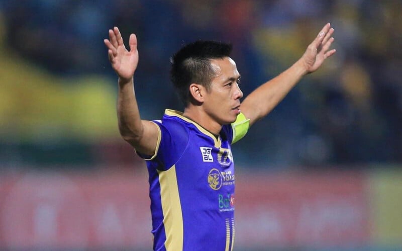 Ai sẽ thay Văn Quyết lĩnh xướng hàng công Hà Nội FC ở trận derby Thủ đô? - Ảnh 1.