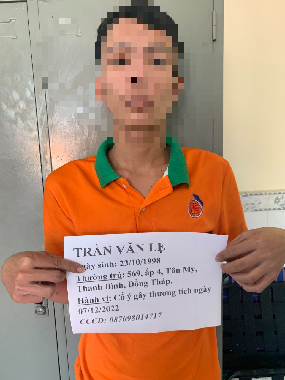 Bị nhắc nhở về thái độ làm việc, nam công nhân rủ nhóm bạn đánh quản lý gây thương tích - Ảnh 2.