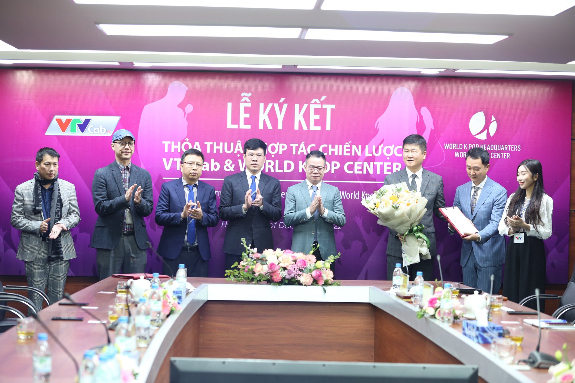 Trung tâm đào tạo chuẩn K-pop đầu tiên tại Việt Nam lộ diện - Ảnh 1.