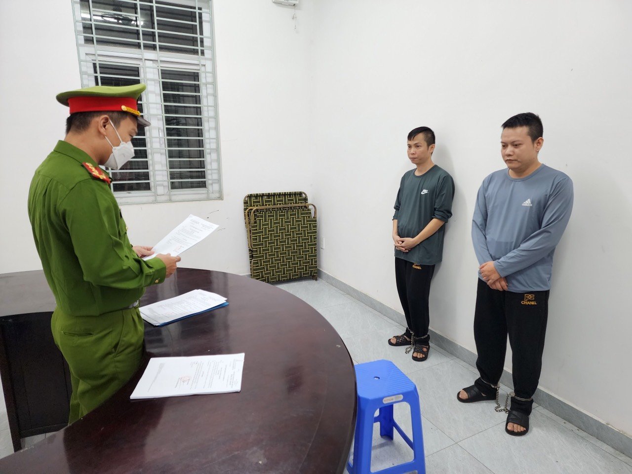 Phá đường dây cho vay lãi suất &quot;cắt cổ&quot; lên đến 304%/năm - Ảnh 1.