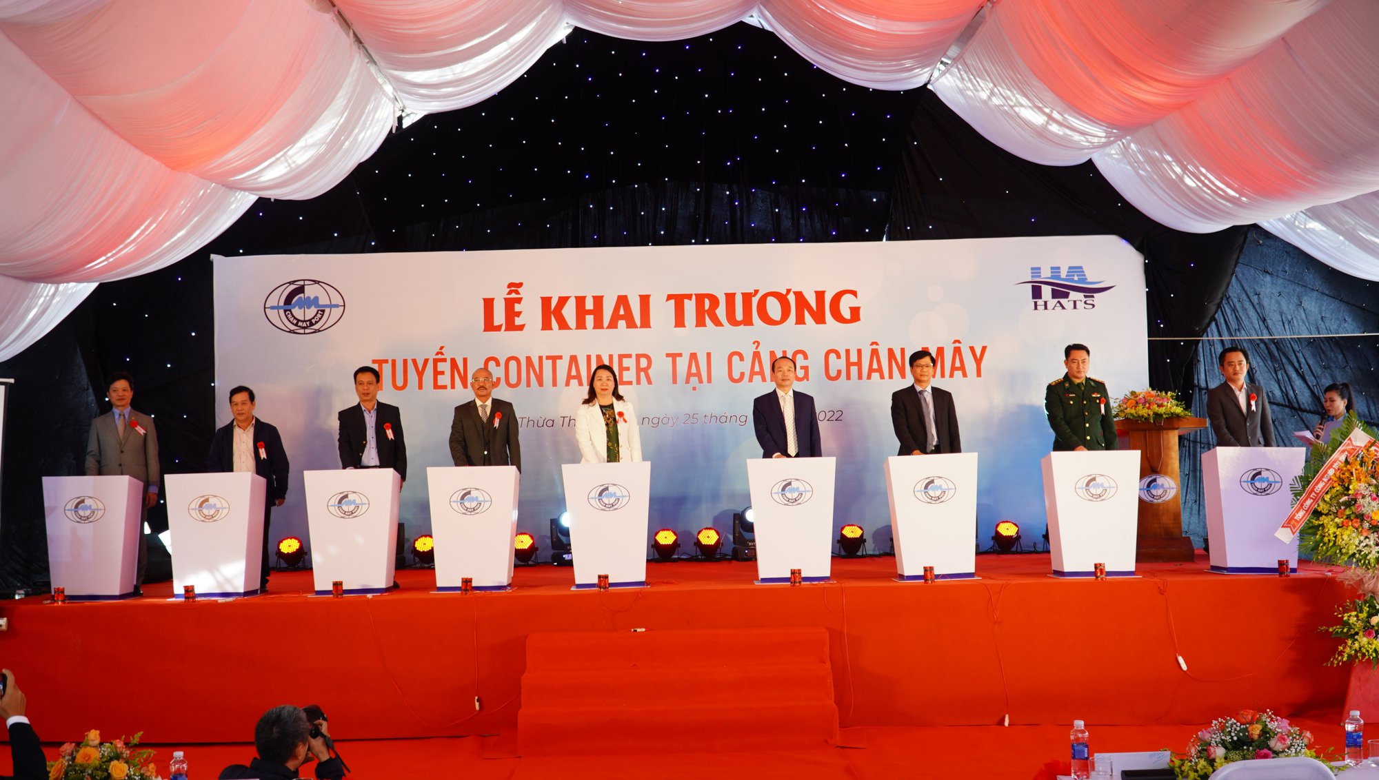 Khai trương tuyến dịch vụ vận tải container nội địa đầu tiên đến cảng Chân Mây - Ảnh 1. Khai trương tuyến dịch vụ vận tải container nội địa đầu tiên đến cảng Chân Mây - Ảnh 1.