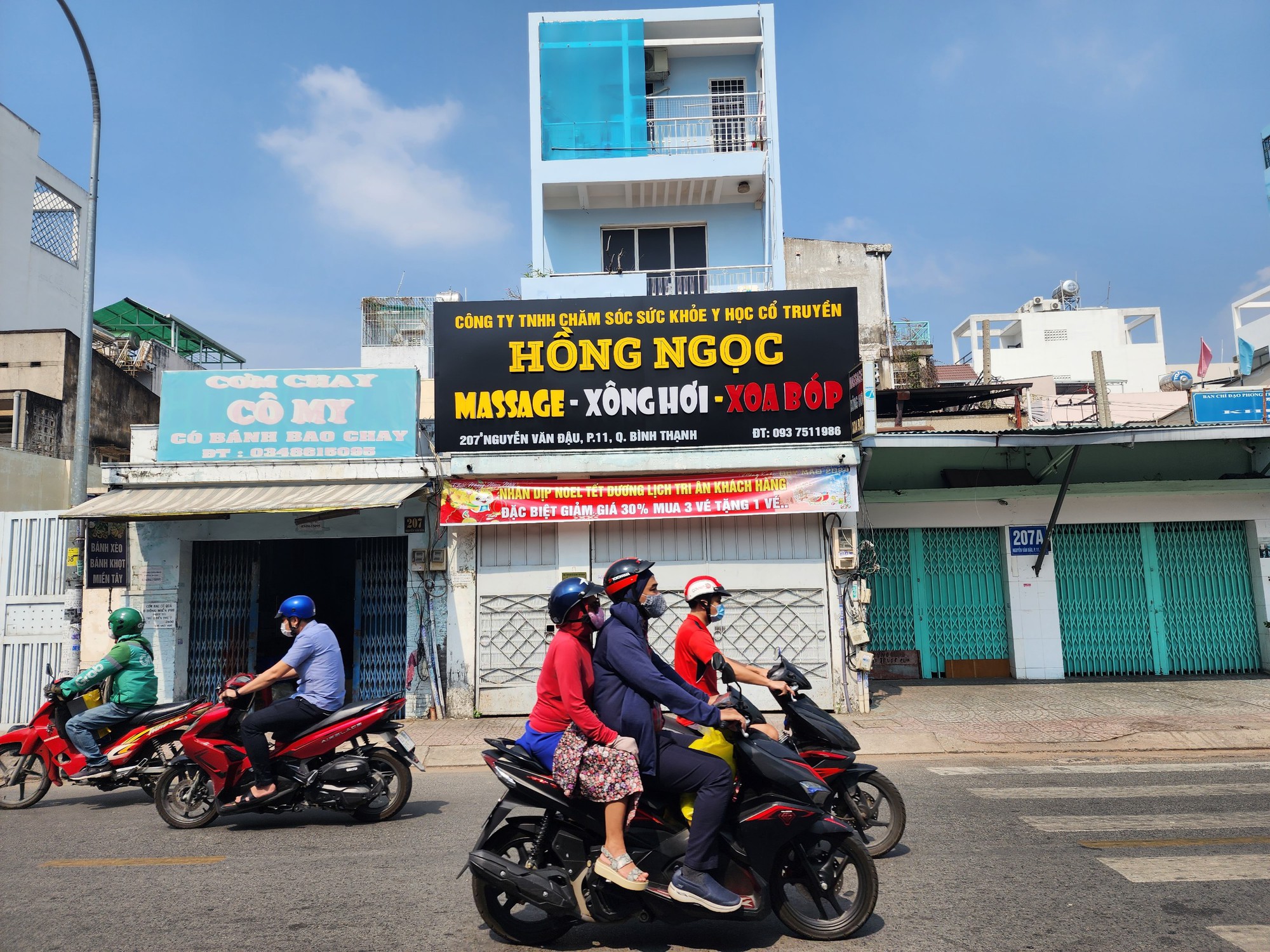 TP.HCM: Nhiều nữ nhân viên Công ty y học cổ truyền Hồng Ngọc tắm tiên, kích dục cho &quot;thượng đế&quot; - Ảnh 2.