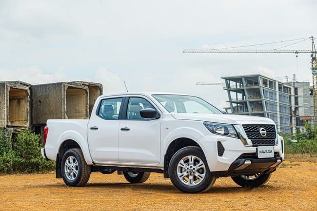 Nissan Navara EL 2WD - xe bán tải dưới 700 triệu cho thị trường Việt Nam - Ảnh 1.