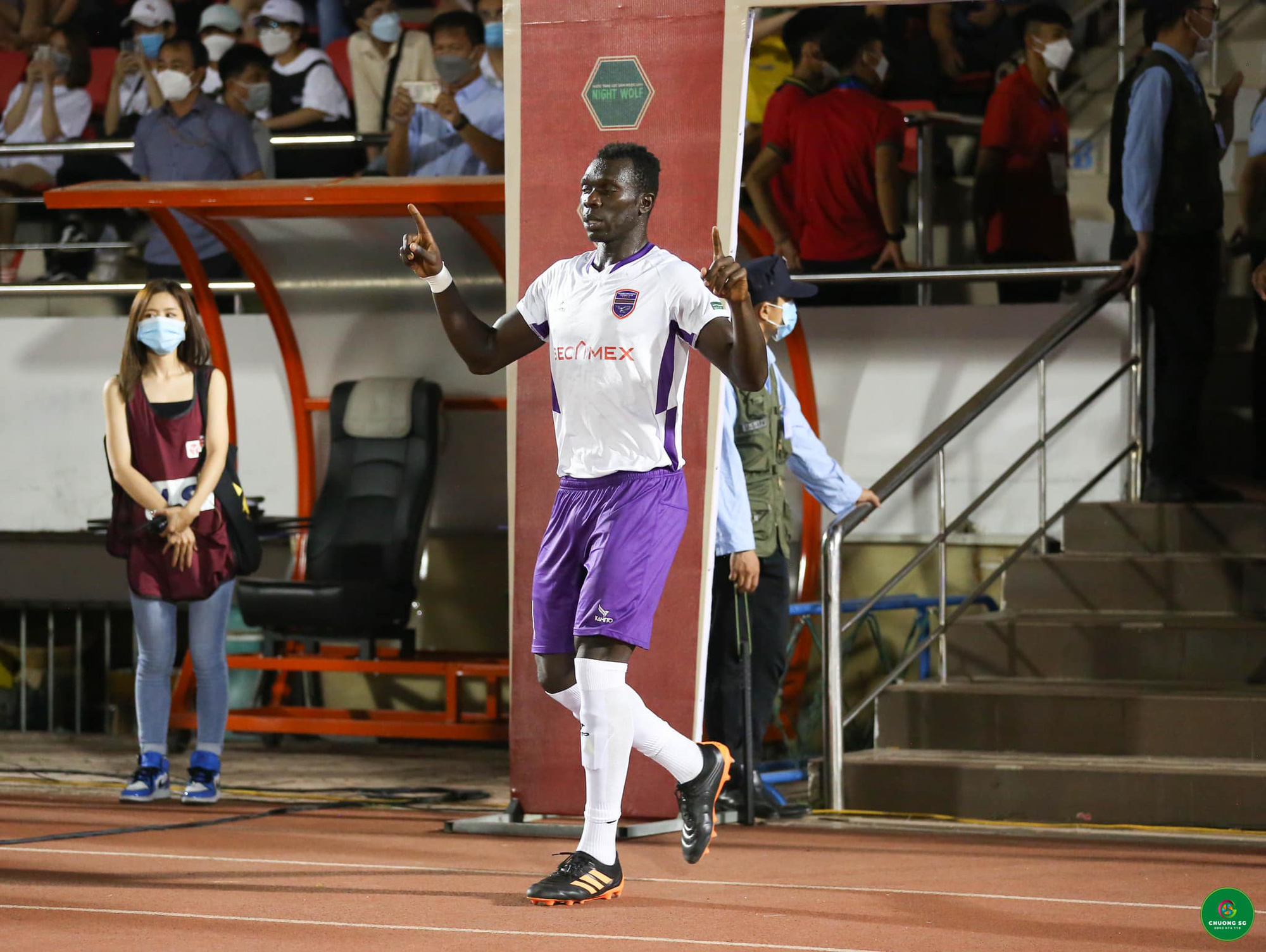 Dawda Ceesay: Ngoại binh &quot;hàng hiệu&quot; giúp Becamex Bình Dương hồi sinh tại V.League là ai? - Ảnh 2.