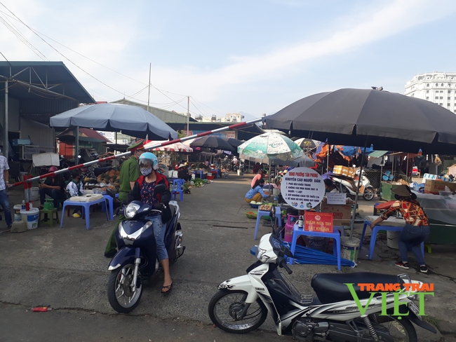 Thành phố Lai Châu: Quan tâm phát triển thương mại dịch vụ - Ảnh 3.