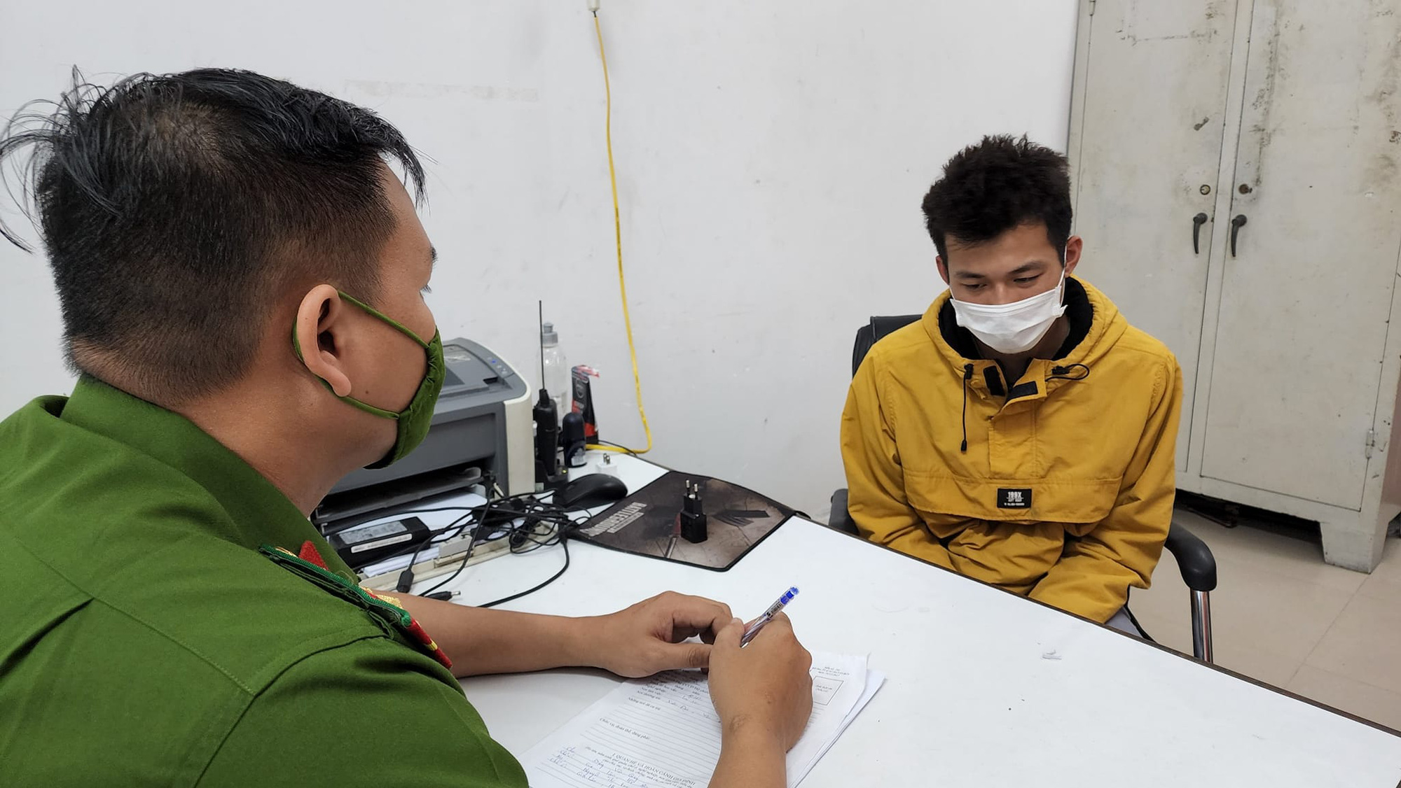 Ham kit test Covid-19 giá rẻ, người phụ nữ bị lừa 150 triệu đồng  - Ảnh 1.