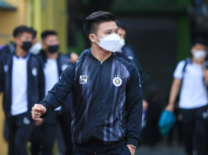 2 &quot;gã nhà giàu&quot; V.League trải thảm mời Quang Hải: &quot;Lót tay&quot; 7 tỷ đồng, lương 250 triệu đồng/tháng - Ảnh 1.