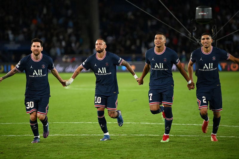 Top 10 CLB có doanh thu cao nhất thế giới: Man City lần đầu “lên đỉnh” - Ảnh 6.