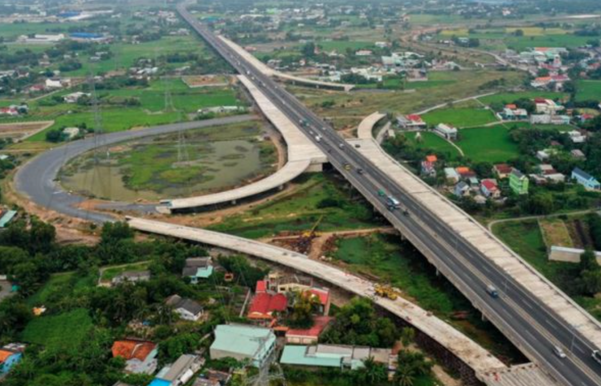 6 hộ cuối cùng đã nhận tiền bồi thường, hoàn tất giải phóng mặt bằng cao tốc Bến Lức - Long Thành - Ảnh 1.