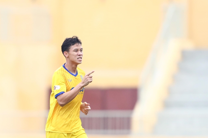 Quế Ngọc Hải trình làng &quot;tuyệt chiêu&quot; mới tại sân chơi V.League? - Ảnh 1.