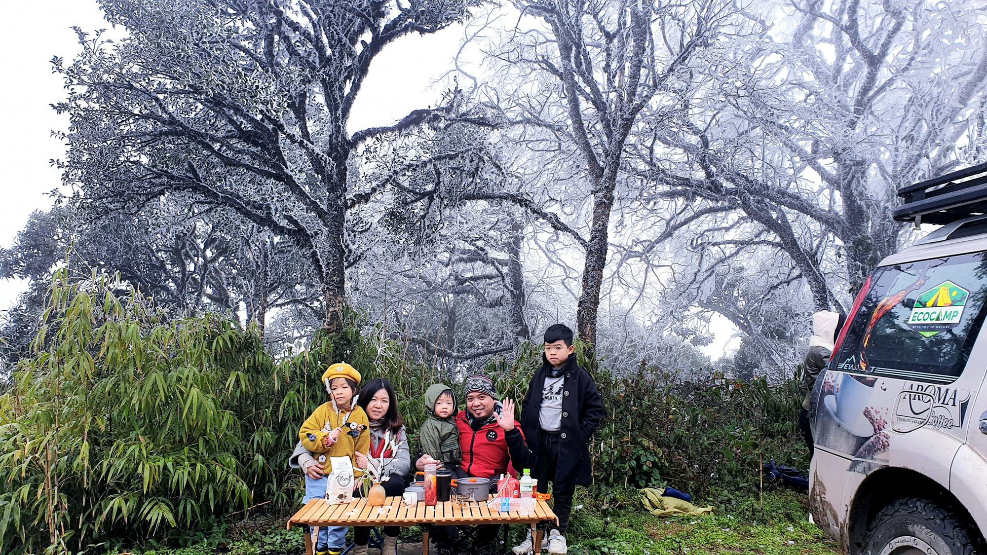 Hà Nội 3 vạn F0 mỗi ngày: Rủ nhau 'bỏ nhà' lên núi, vào rừng cắm trại trốn dịch - Ảnh 6.