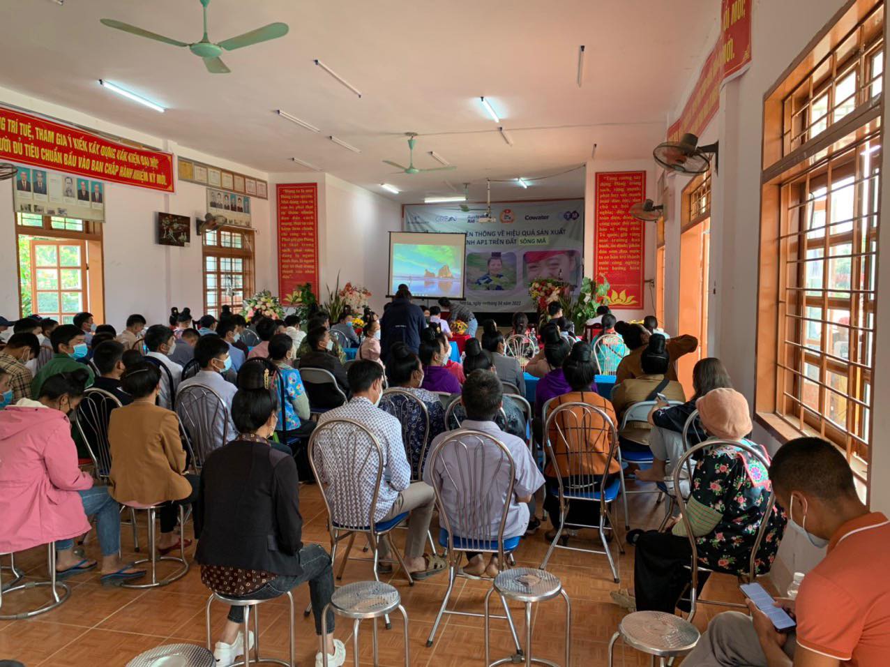 Cây gai xanh, hướng đi mới giúp nông dân thoát nghèo - Ảnh 1.