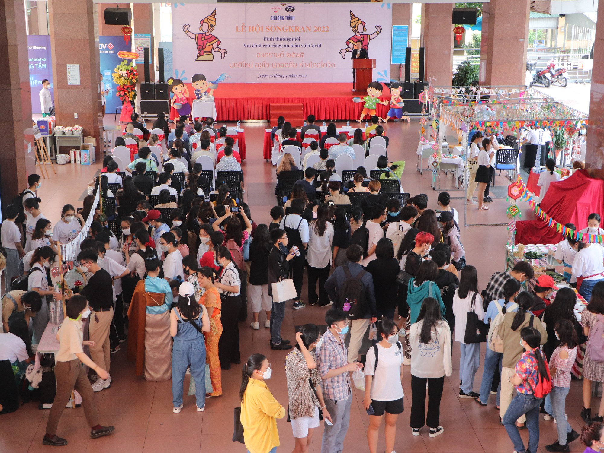 Trải nghiệm thú vị lễ hội Songkran- Tết năm mới tại TP.HCM - Ảnh 2.