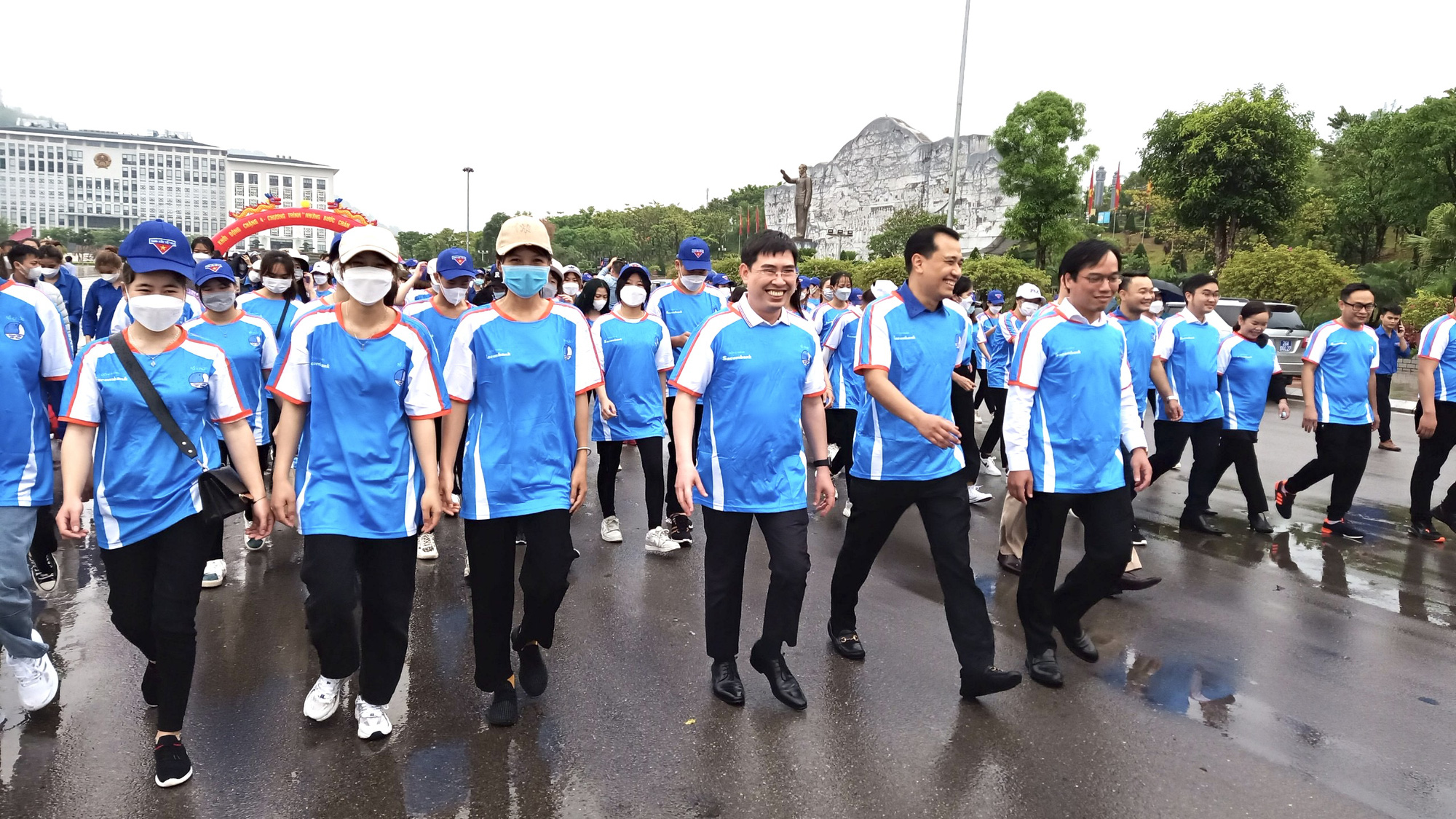 Sacombank tái khởi động chuỗi hoạt động xã hội &quot;Những bước chân vì cộng đồng&quot; năm 2022 - Ảnh 2.