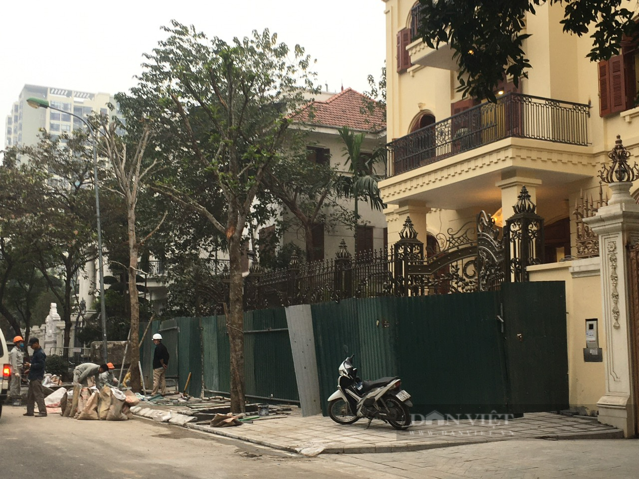 Quận Cầu Giấy (Hà Nội) &quot;kêu khó&quot; khi xử lý biệt thự sai phép trong khu 5,2ha - Ảnh 3.