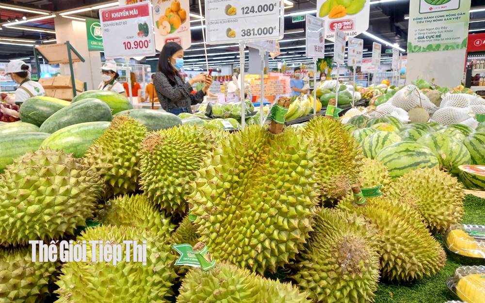 Tại siêu thị Lotte Mart ở Bình Dương, sầu riêng Ri6 đang được bán với giá 124.000 đồng/kg. Ảnh: Trần Khánh