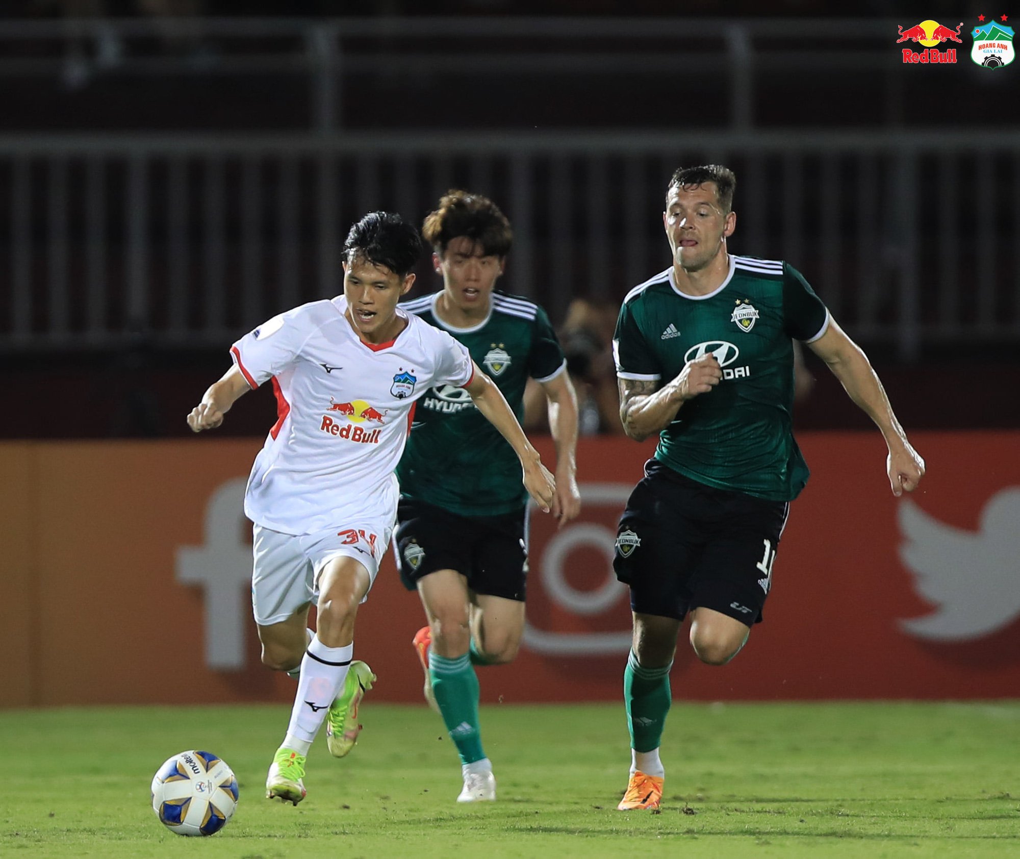 Lê Hữu Phước: Sao trẻ 10X được HAGL trình làng tại AFC Champion League là ai? - Ảnh 1.