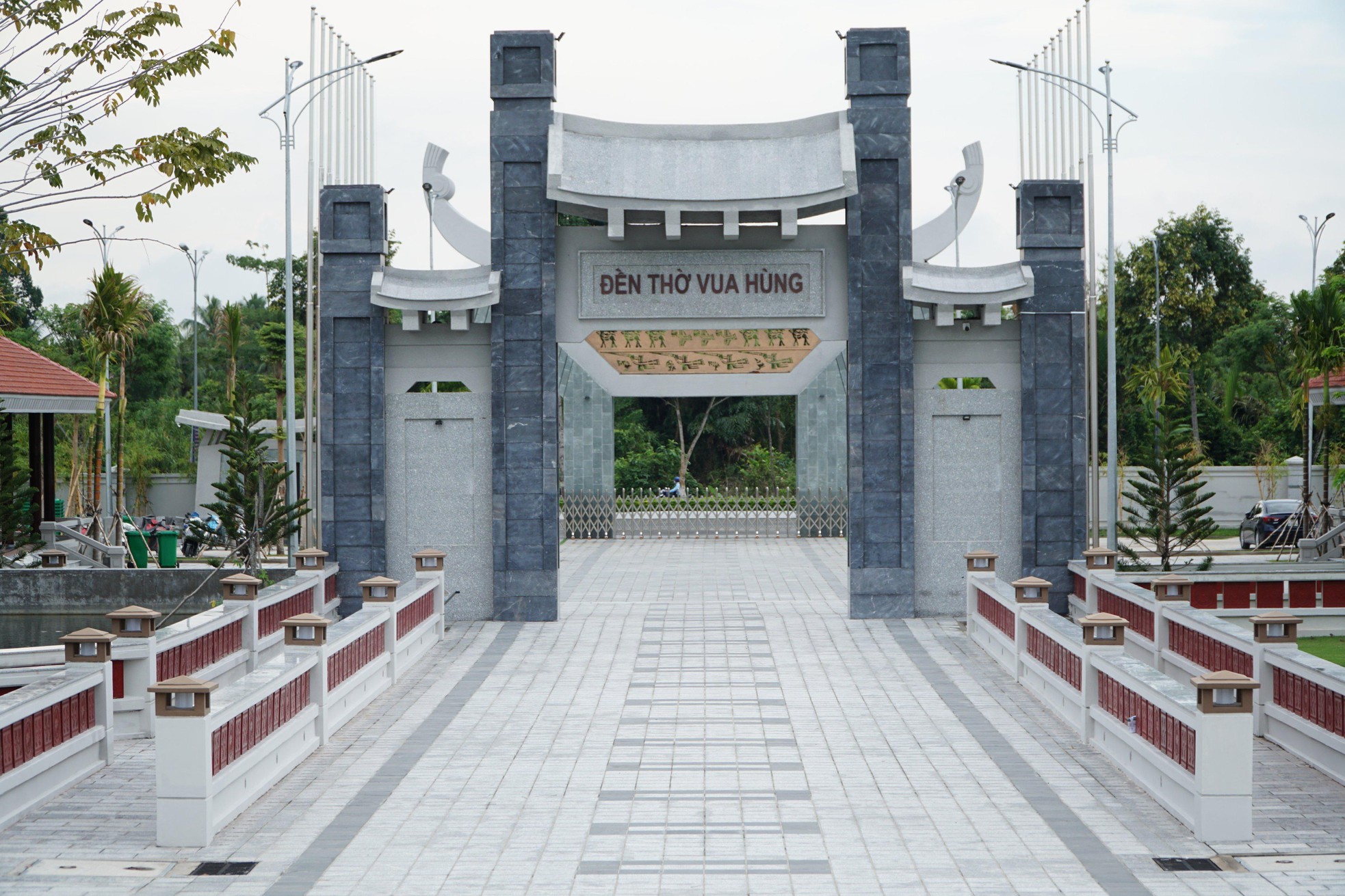 Đền thờ Vua Hùng ở Cần Thơ trước ngày khánh thành - Ảnh 10.