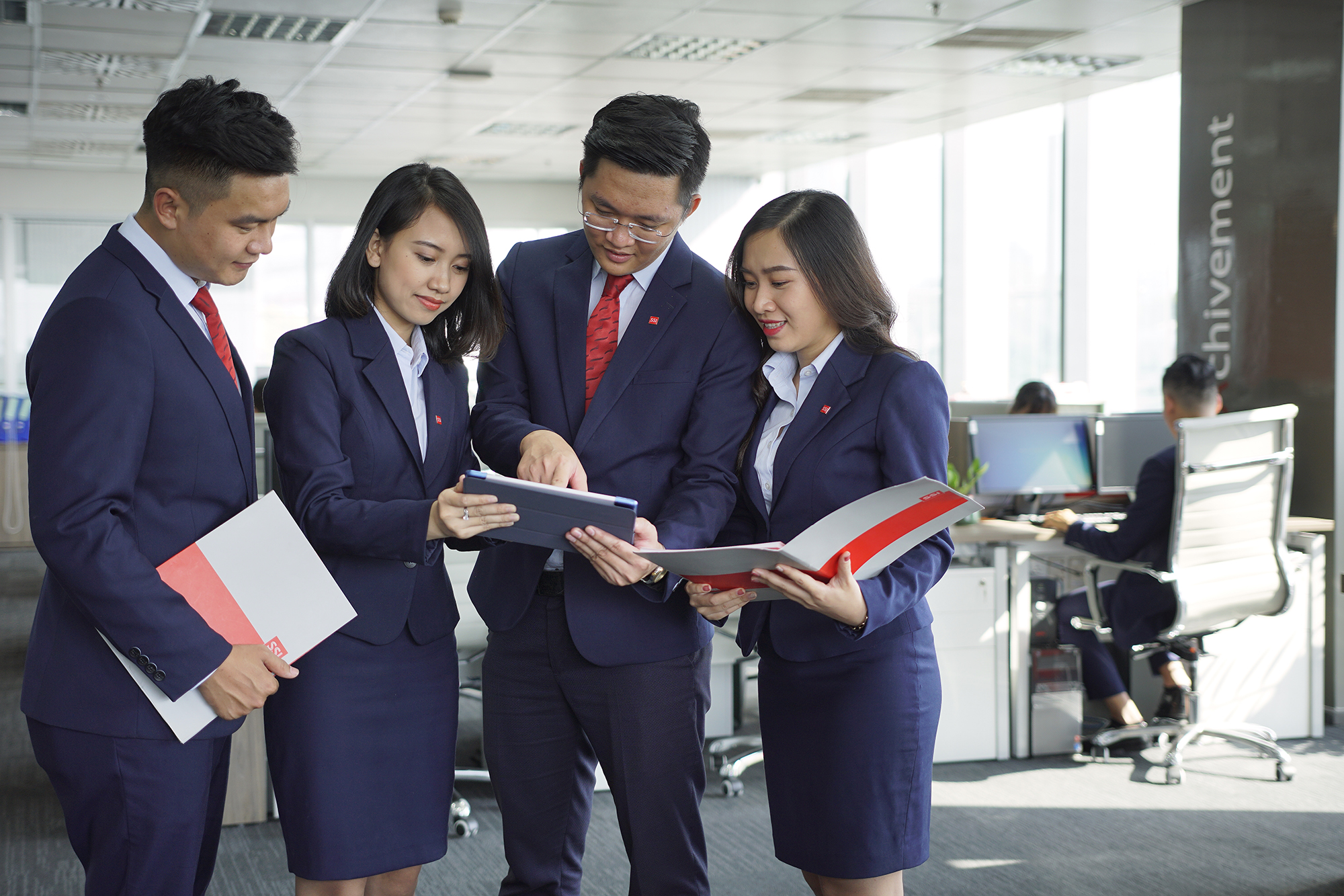 SSI của ông Nguyễn Duy Hưng tiếp tục nhận 148 triệu USD vốn vay tín chấp nước ngoài - Ảnh 3.
