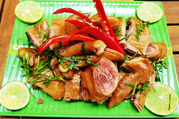 Gà muối xông khói - Ảnh 1.