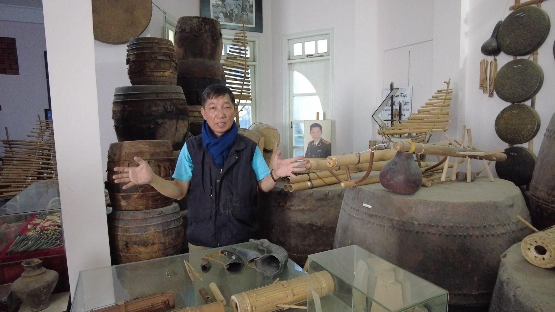 gio to/ “Bảo tàng” văn hóa Tây Nguyên của ông thượng tá   - Ảnh 1.