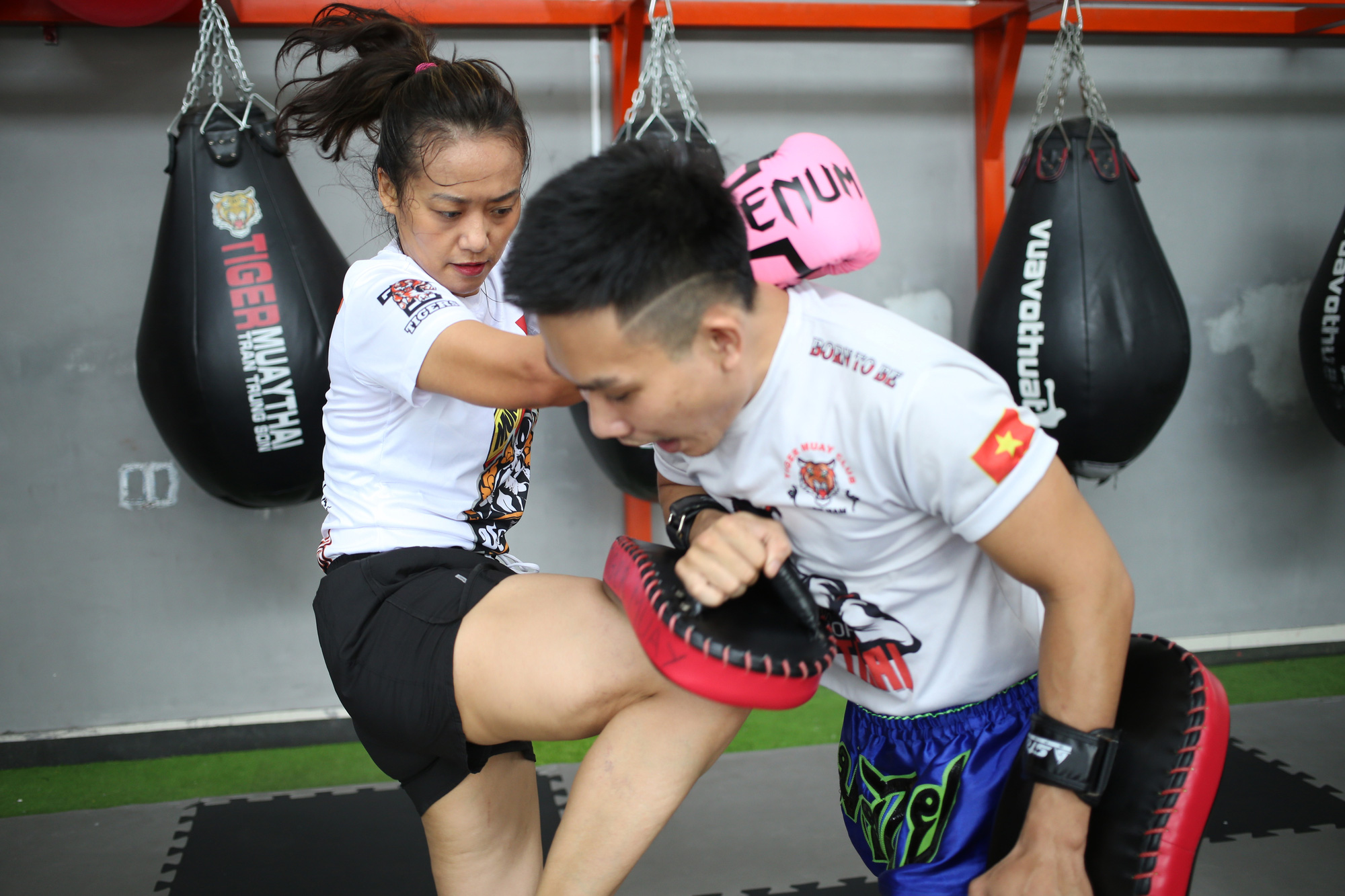 Nở rộ phong trào phụ nữ &quot;rủ nhau đấm đá&quot; xả stress - Ảnh 5.