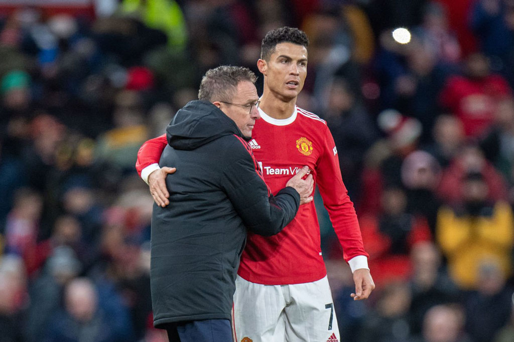 M.U đại thắng Brentford, HLV Rangnick khuyên Ten Hag về tương lai của Ronaldo - Ảnh 1.