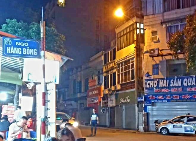 Tài xế taxi nghi &quot;nhảy đồ&quot; của hai nữ du khách người Nga sẽ bị xử lý thế nào? - Ảnh 1.
