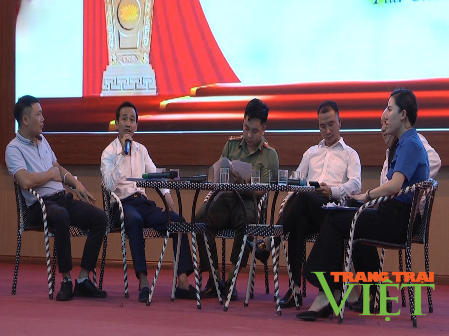 Tủa Chùa: Tư vấn, hướng nghiệp năm học 2021-2022 cho học sinh dựa trên năng lực - Ảnh 3. Tủa Chùa: Tư vấn, hướng nghiệp năm học 2021-2022 cho học sinh dựa trên năng lực - Ảnh 3.