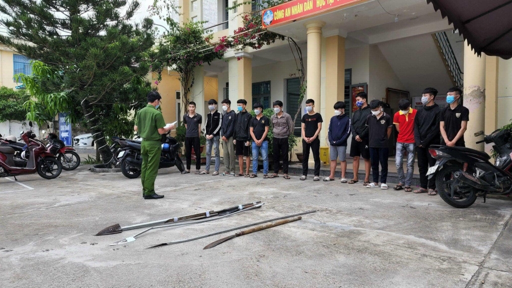 40 côn đồ hỗn chiến bằng &quot;bom xăng&quot; ở Đà Nẵng có thể bị xử lý thế nào?  - Ảnh 1.