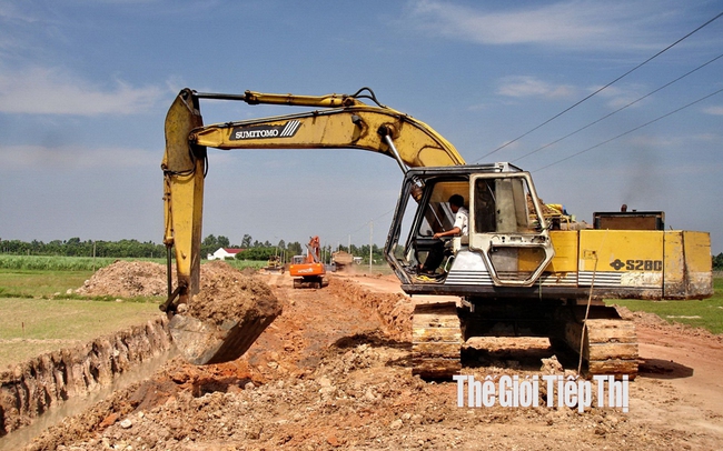 Một dự án giải phóng mặt bằng, nâng cấp đường giao thông nông thôn ở Tây Ninh. Ảnh: Trần Khánh