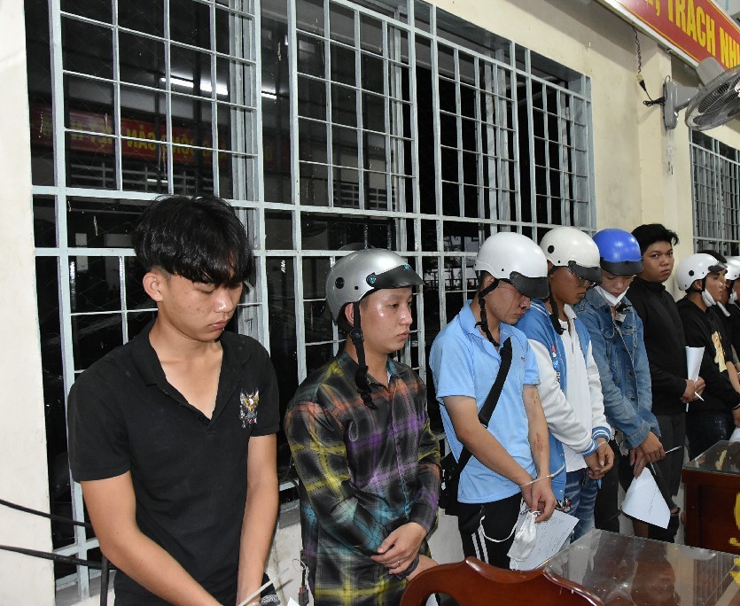 Tiền Giang: Chặn bắt nhóm đối tượng dùng 17 xe máy &quot;độ chế&quot; chuẩn bị đua xe  - Ảnh 1.
