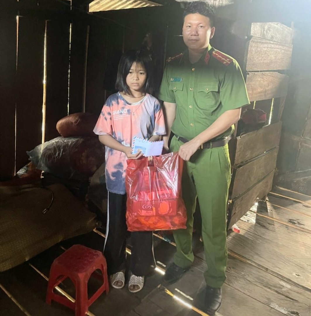 Mường Tè: Triển khai Mô hình "Con nuôi Công an xã" - Ảnh 2. Mường Tè: Triển khai Mô hình "Con nuôi Công an xã" - Ảnh 2.
