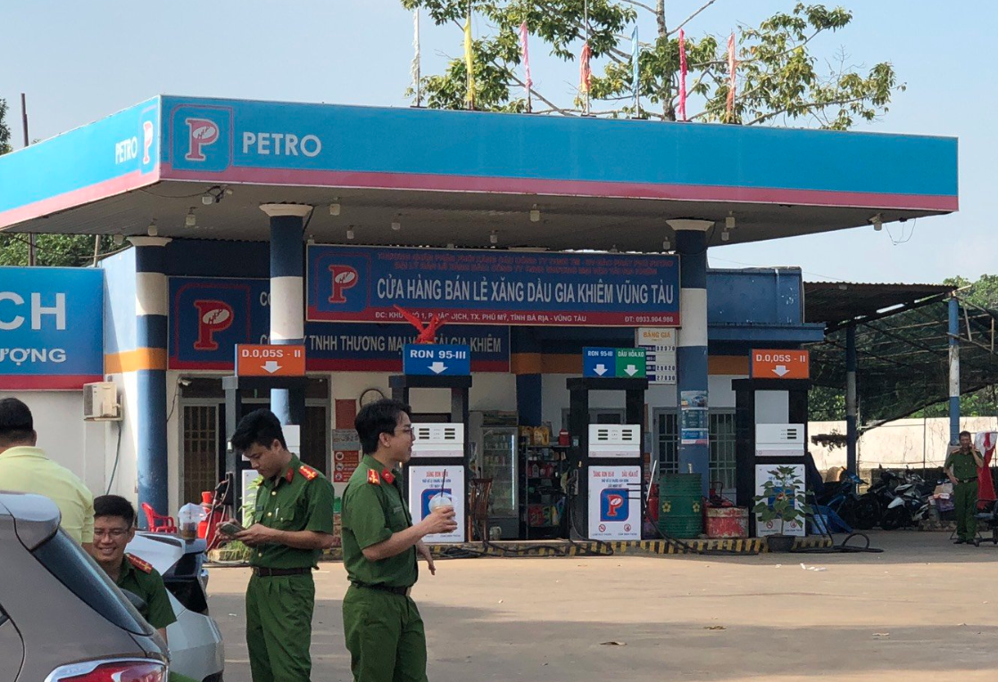 Bà Rịa - Vũng Tàu: Lại phát hiện “ổ” xăng giả siêu lớn - Ảnh 1.