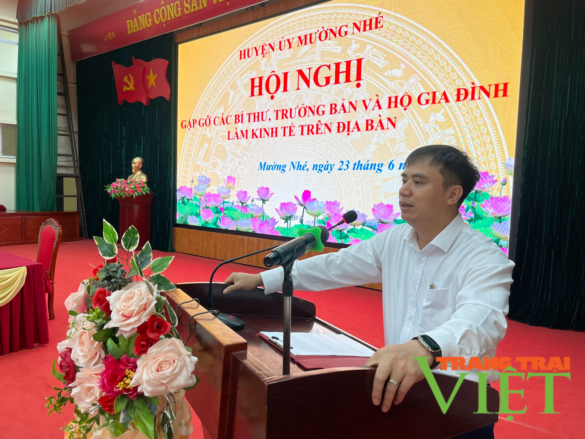 Huyện biên giới Mường Nhé gặp mặt, đối thoại 115 bí thư, trưởng bản - Ảnh 1. Huyện biên giới Mường Nhé gặp mặt, đối thoại 115 bí thư, trưởng bản - Ảnh 1.