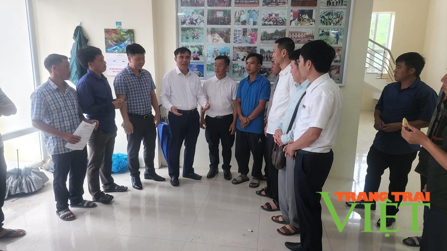 Huyện biên giới Mường Nhé gặp mặt, đối thoại 115 bí thư, trưởng bản - Ảnh 3. Huyện biên giới Mường Nhé gặp mặt, đối thoại 115 bí thư, trưởng bản - Ảnh 3.