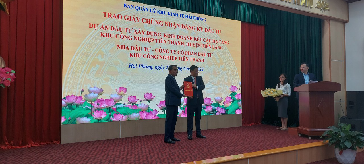 Ban Quản lý Khu Kinh tế Hải Phòng: Trao Giấy chứng nhận đăng ký đầu tư cho các dự án mới - Ảnh 1.