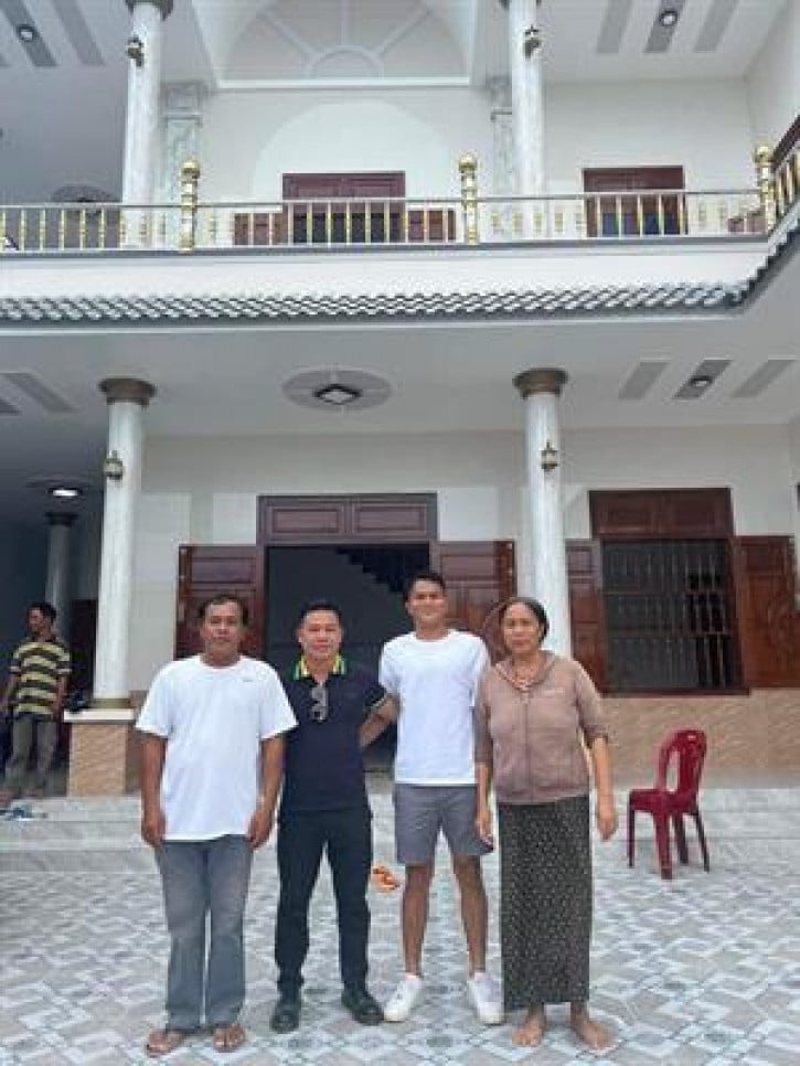 6 tháng kiếm &quot;bộn tiền&quot;, Dụng Quang Nho xây &quot;biệt thự&quot; tặng bố mẹ - Ảnh 2.